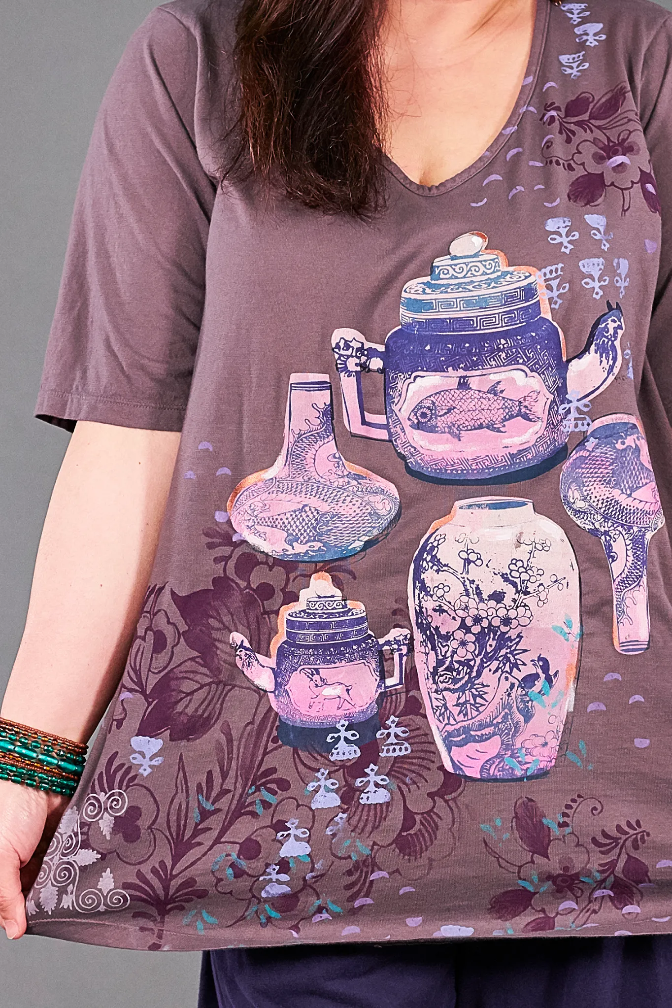 1211 Simple A-line Tee Flint Jardinieres