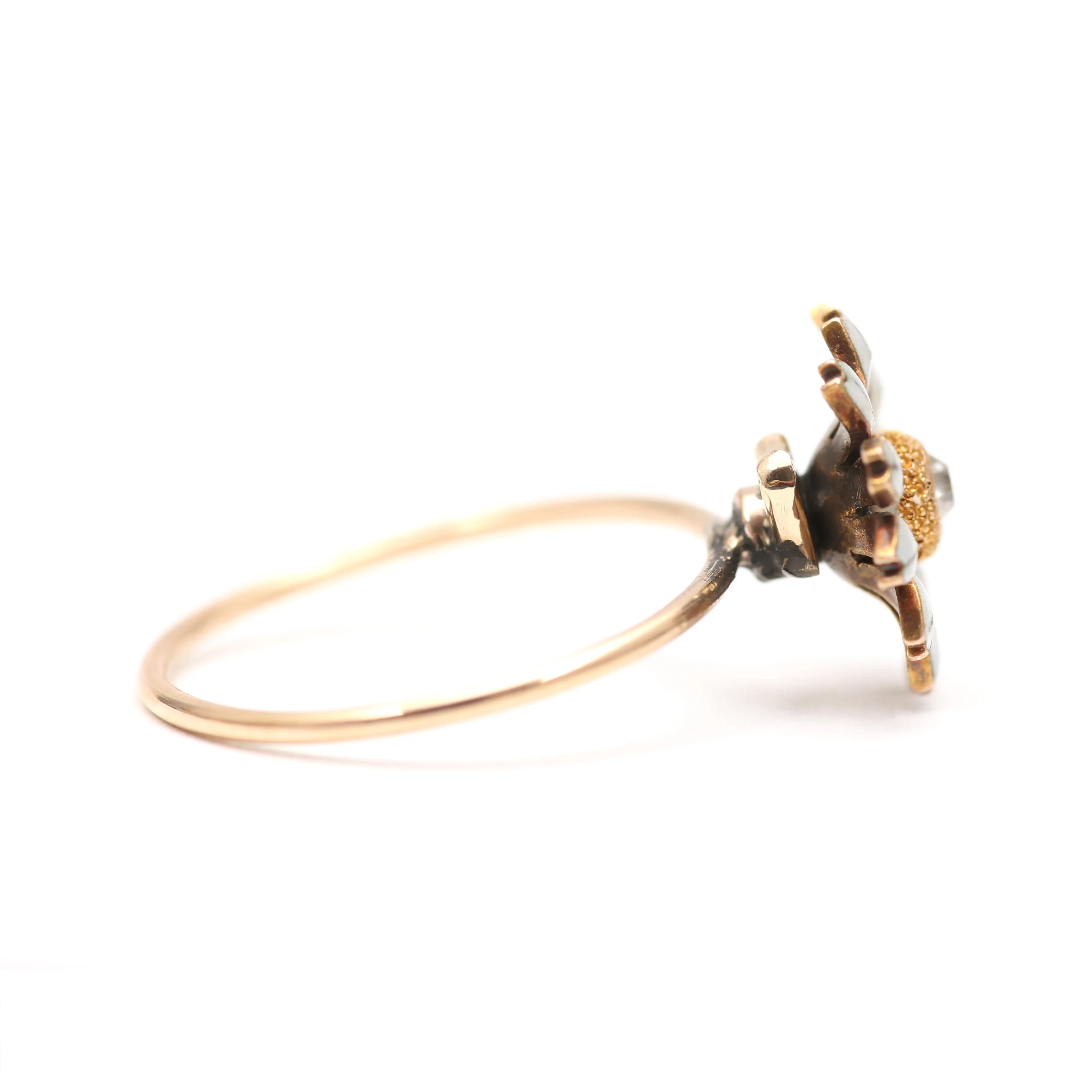 14k Diamond Daisy Ring