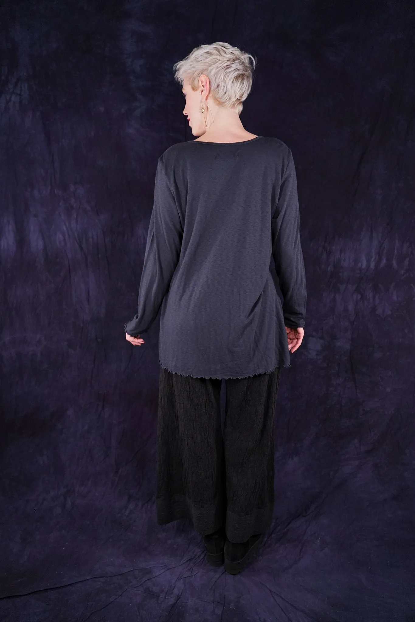 1611 Simple Tee Shadow