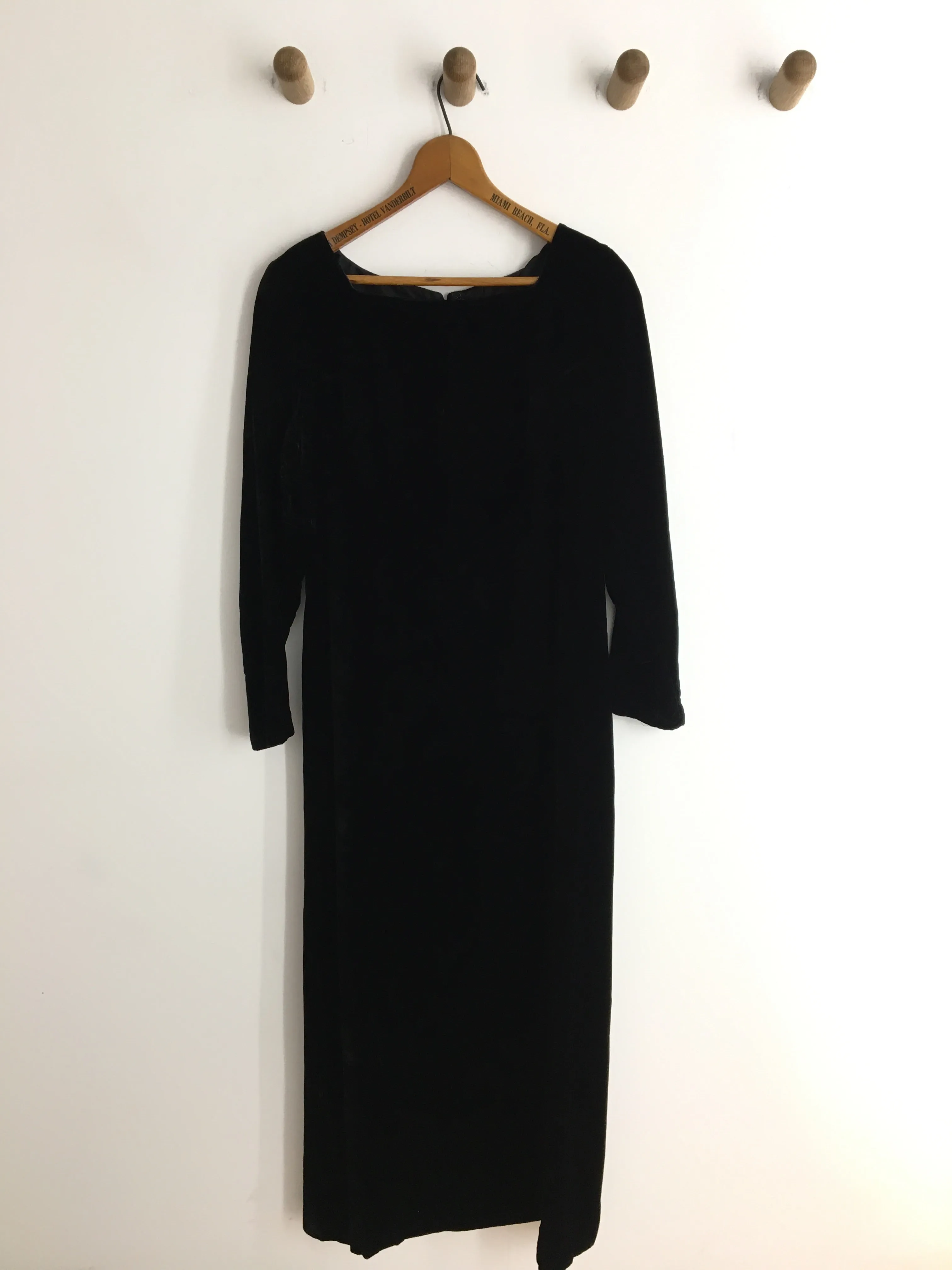 70’s BLACK VELVET MAXI / MEDIUM