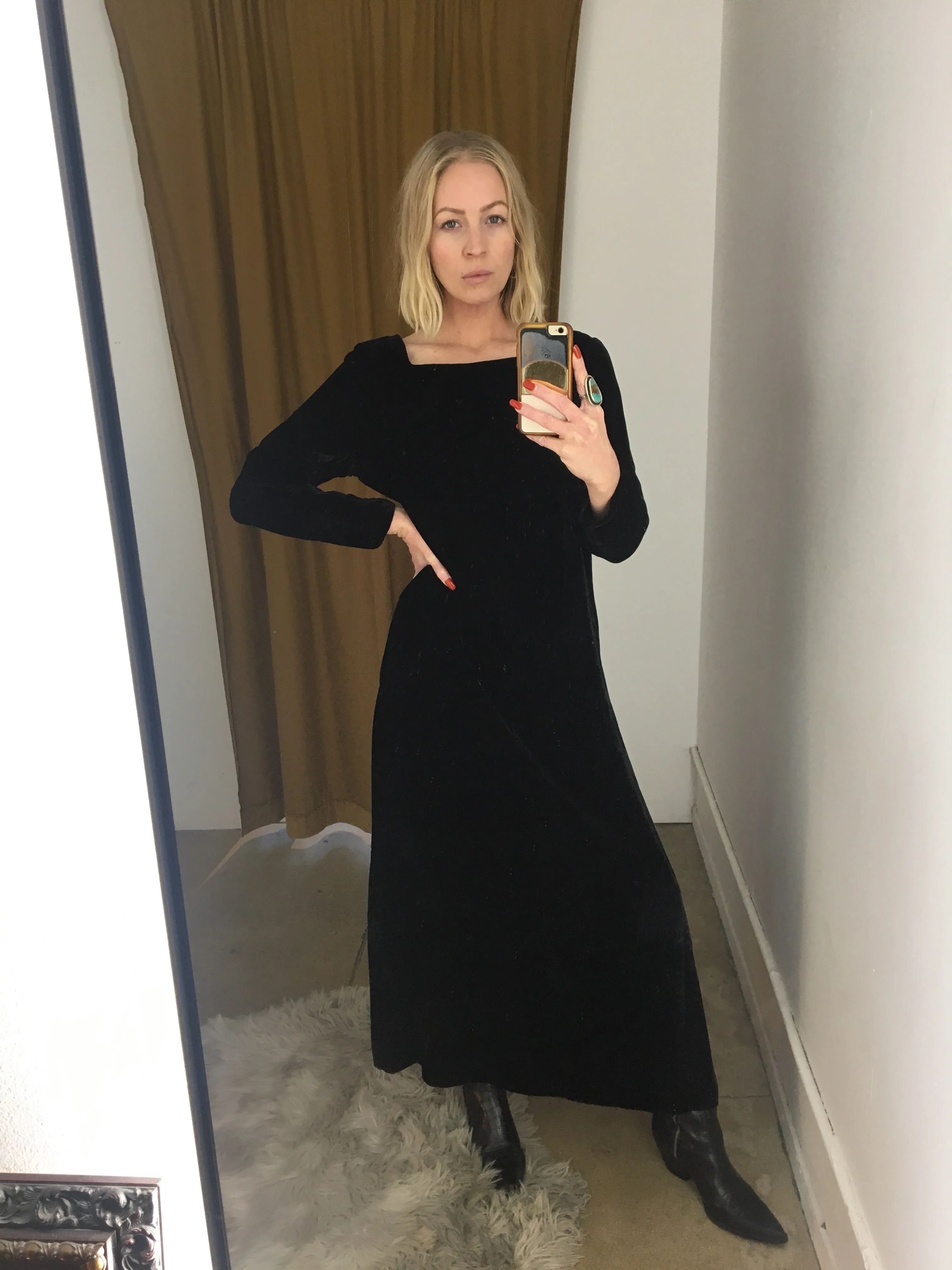 70’s BLACK VELVET MAXI / MEDIUM