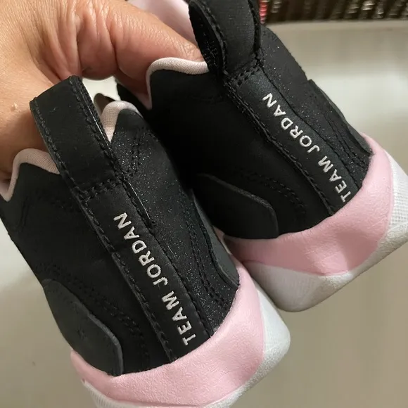 Air Jordan Toddler Girls 11.5C Basketball Shoe