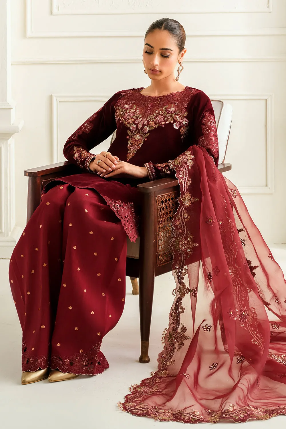 Baroque Embroidered Velvet Collection UF-747
