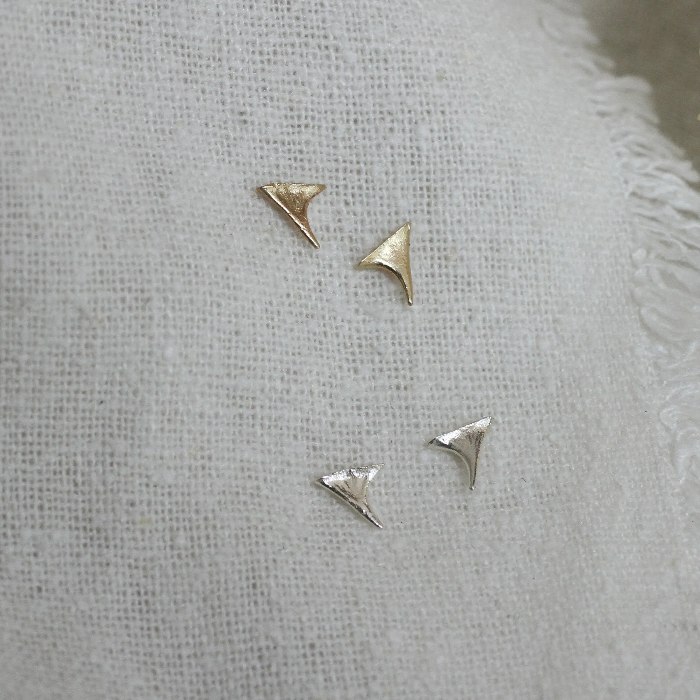 blackberry thorn studs