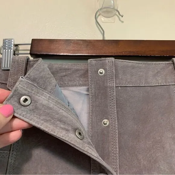 Blank NYC grey suede snap mini skirt size 30