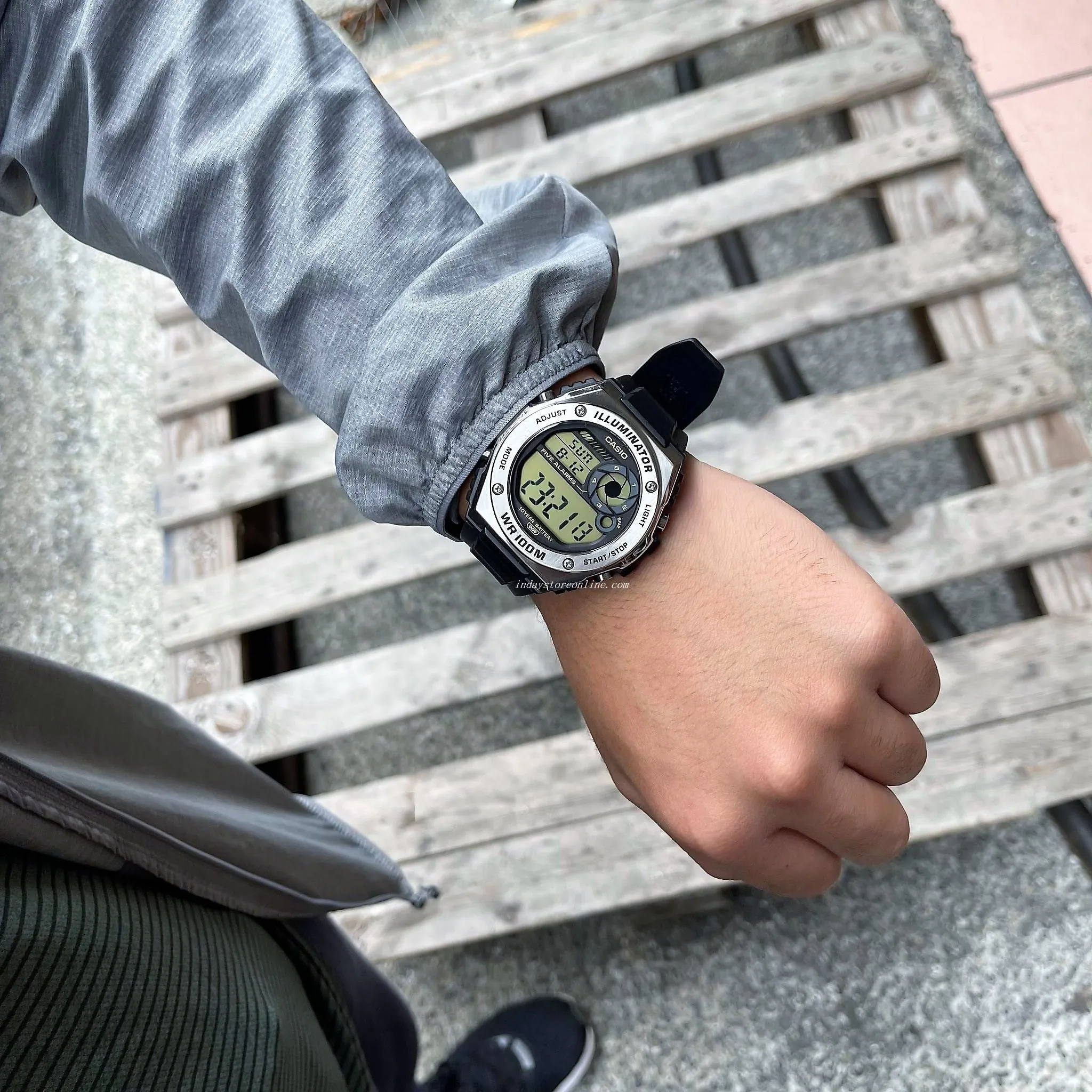 Casio Digital Men's Watch MWD-100H-9A Digital Resin Band Resin Glass Battery Life: 10 years