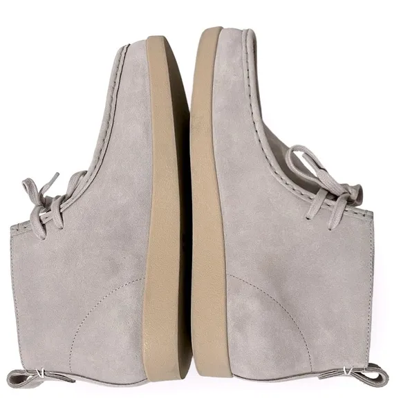 Everlane The Moc Toe Leather Chukka Desert Boot in Stone Grey Suede Like New 9