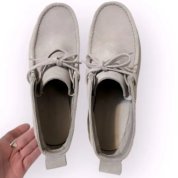 Everlane The Moc Toe Leather Chukka Desert Boot in Stone Grey Suede Like New 9