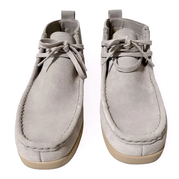 Everlane The Moc Toe Leather Chukka Desert Boot in Stone Grey Suede Like New 9