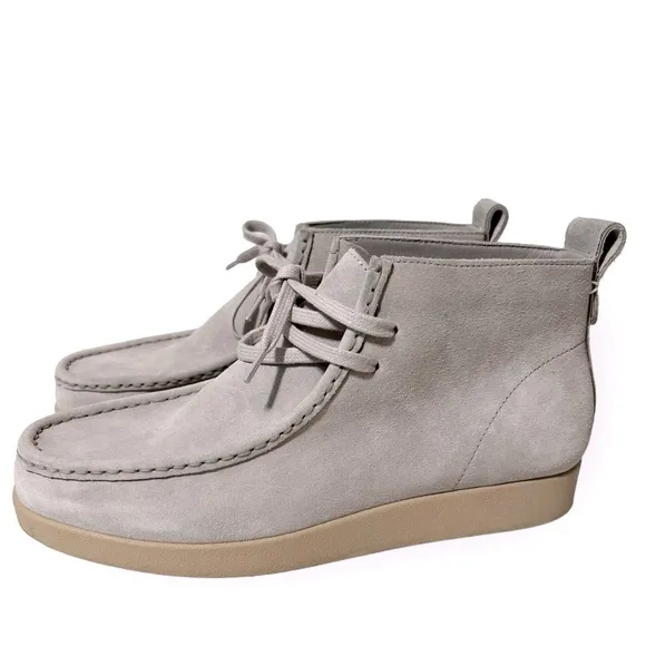Everlane The Moc Toe Leather Chukka Desert Boot in Stone Grey Suede Like New 9