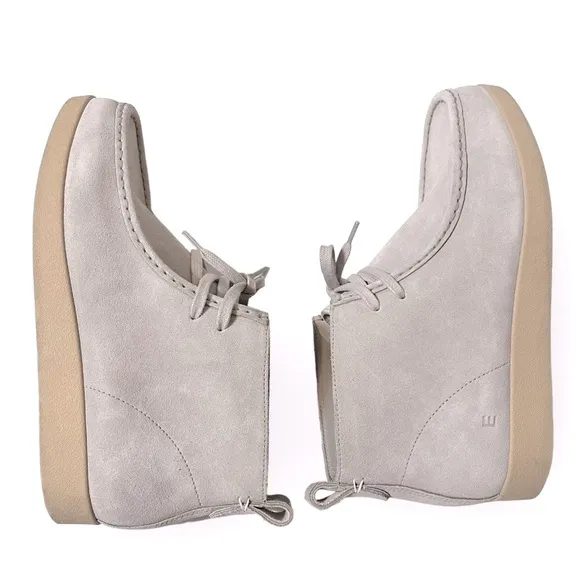Everlane The Moc Toe Leather Chukka Desert Boot in Stone Grey Suede Like New 9