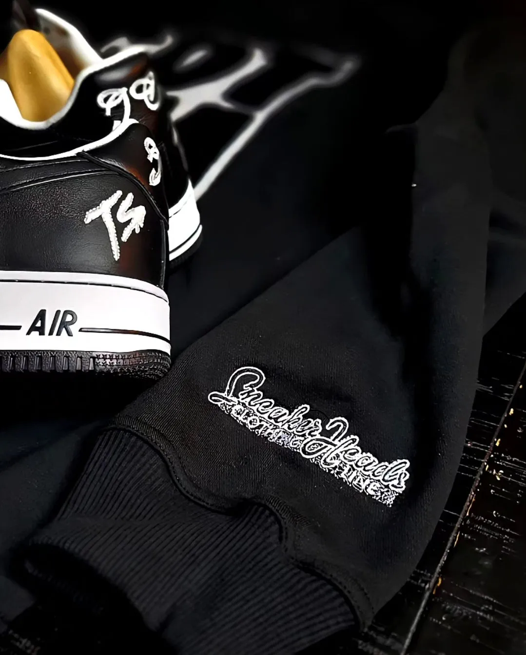 Exclusive "GOT EM" LE Sweatsuit (Black)