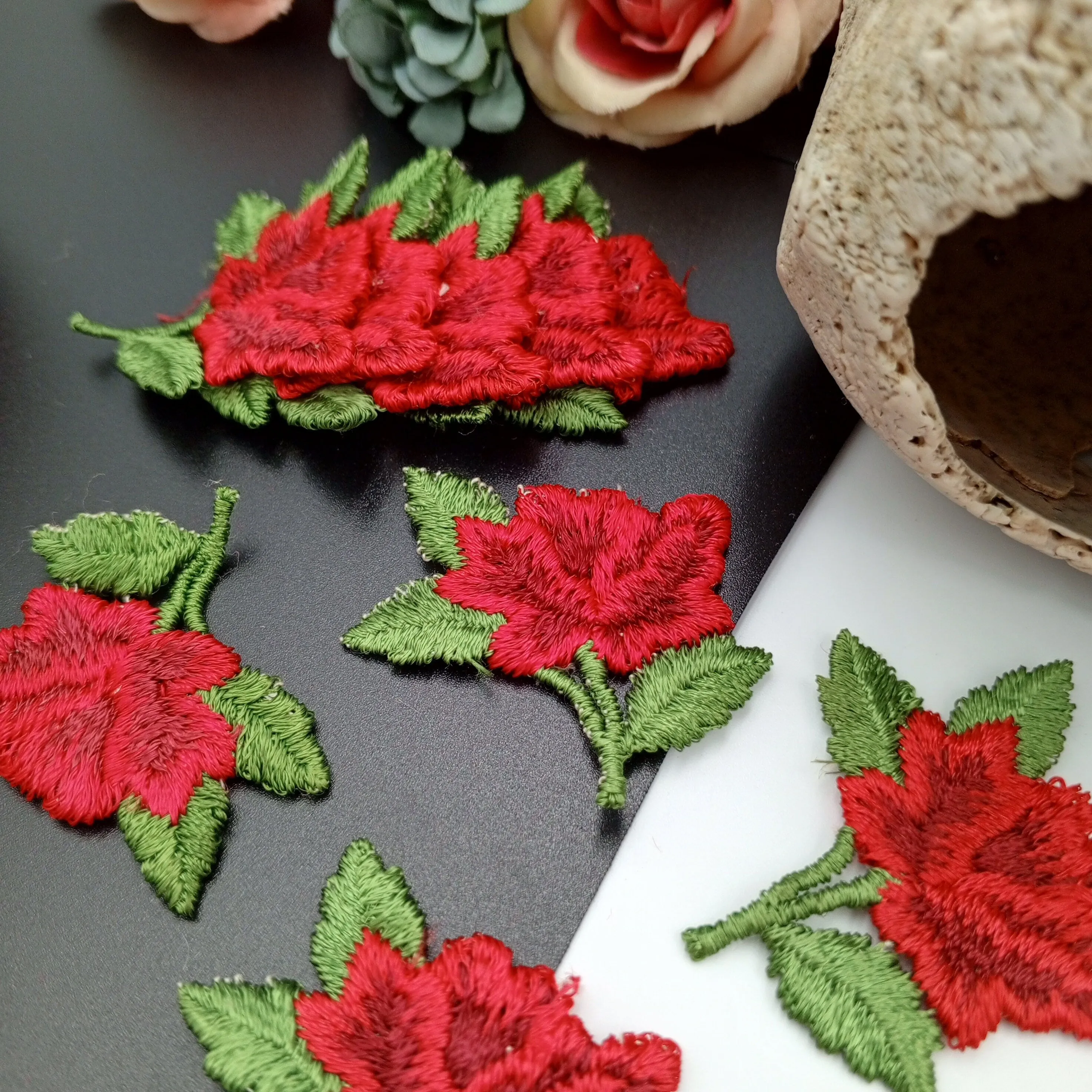 FLORAL VINTAGE applique Green Red Flower Patches #249