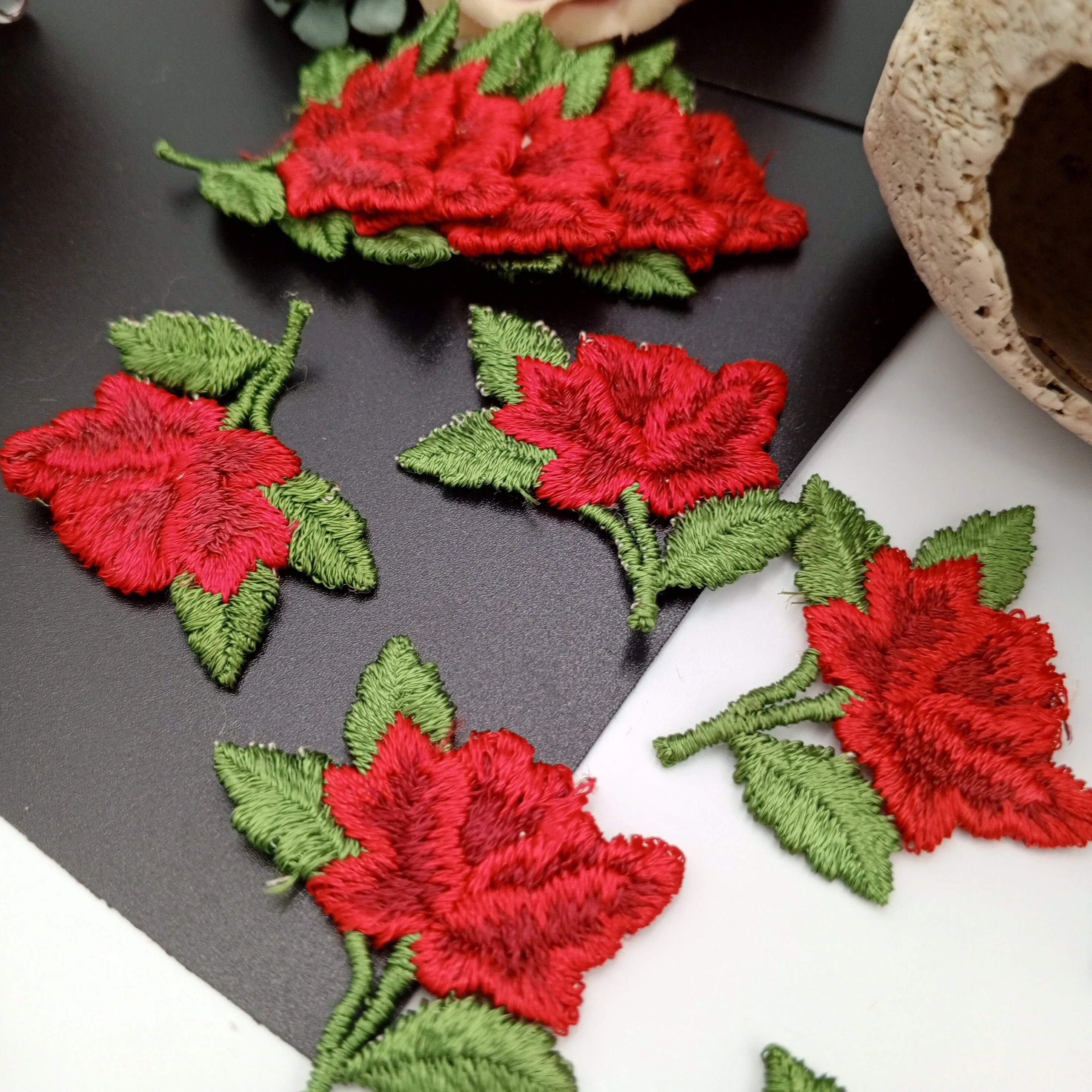 FLORAL VINTAGE applique Green Red Flower Patches #249