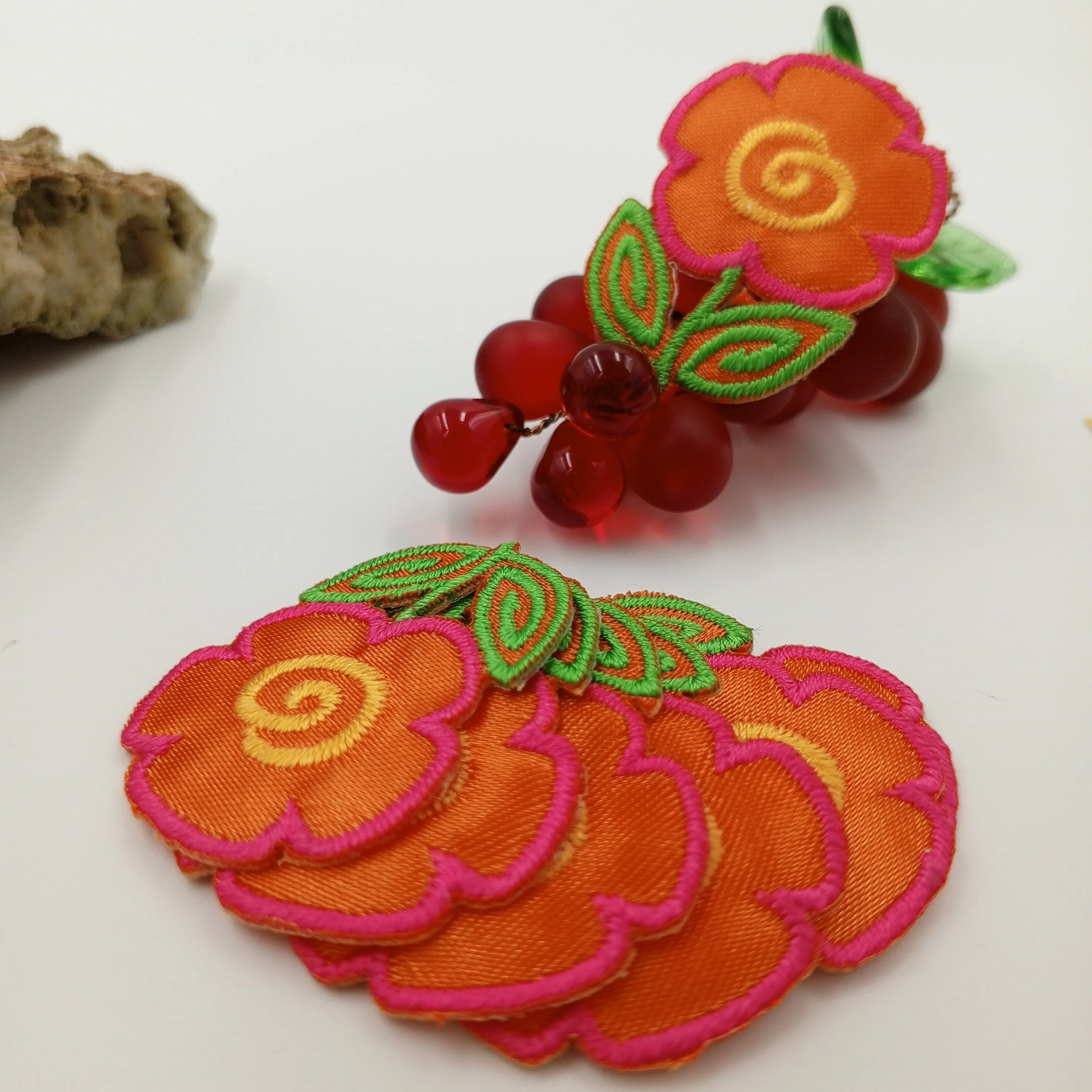 FLORAL VINTAGE applique orange yellow pink green Flower Patches #267