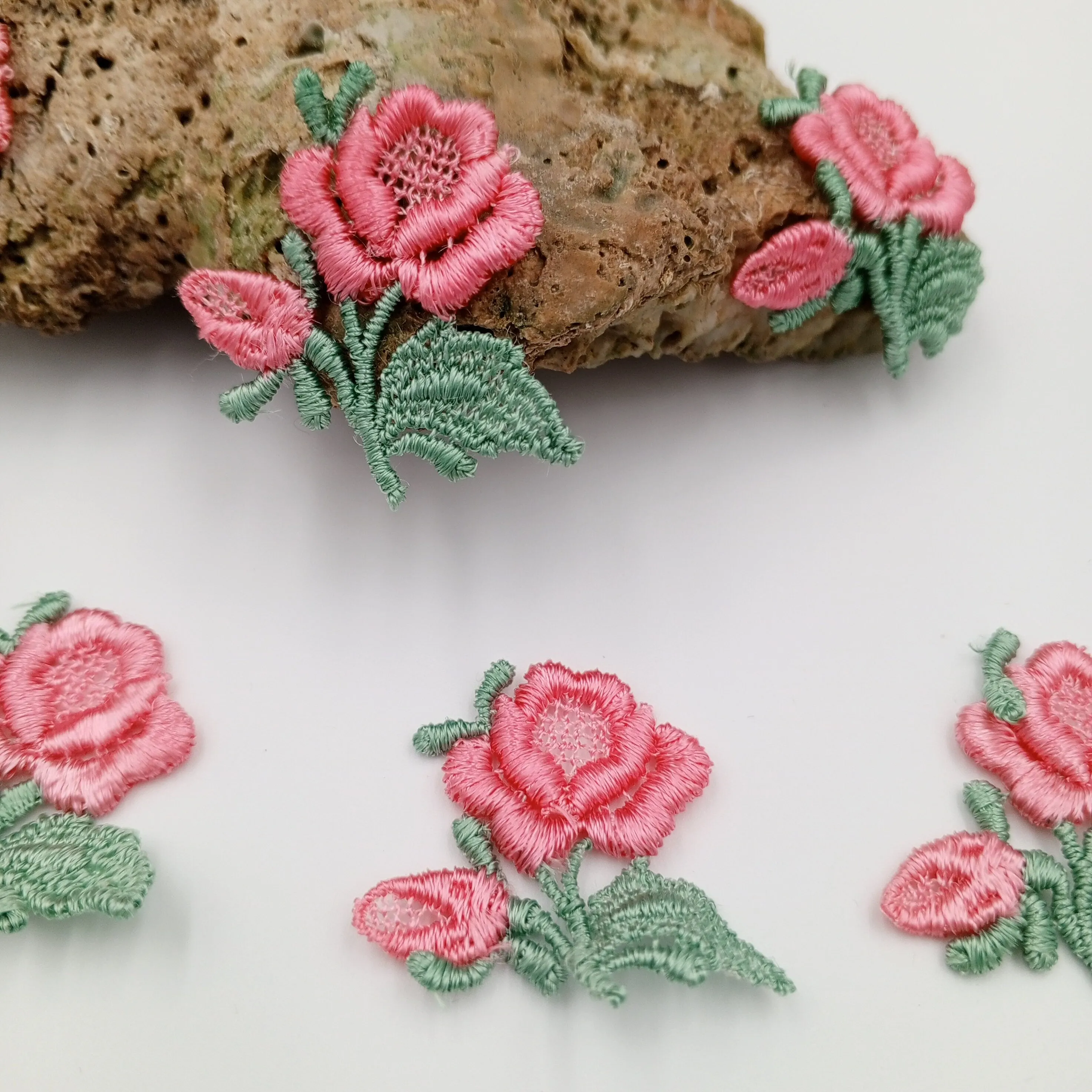 FLORAL VINTAGE applique Pink Green Flower Patches #250