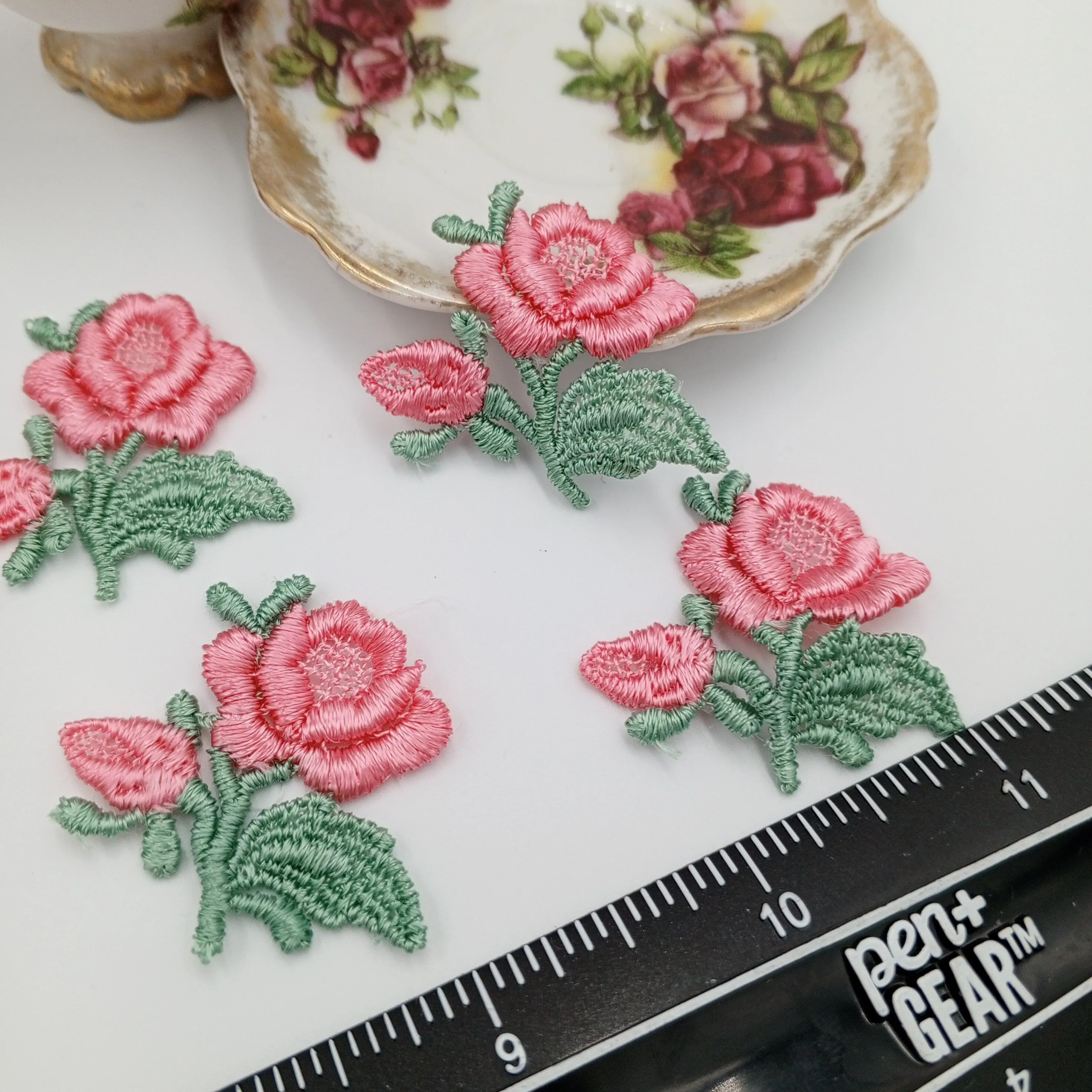 FLORAL VINTAGE applique Pink Green Flower Patches #250