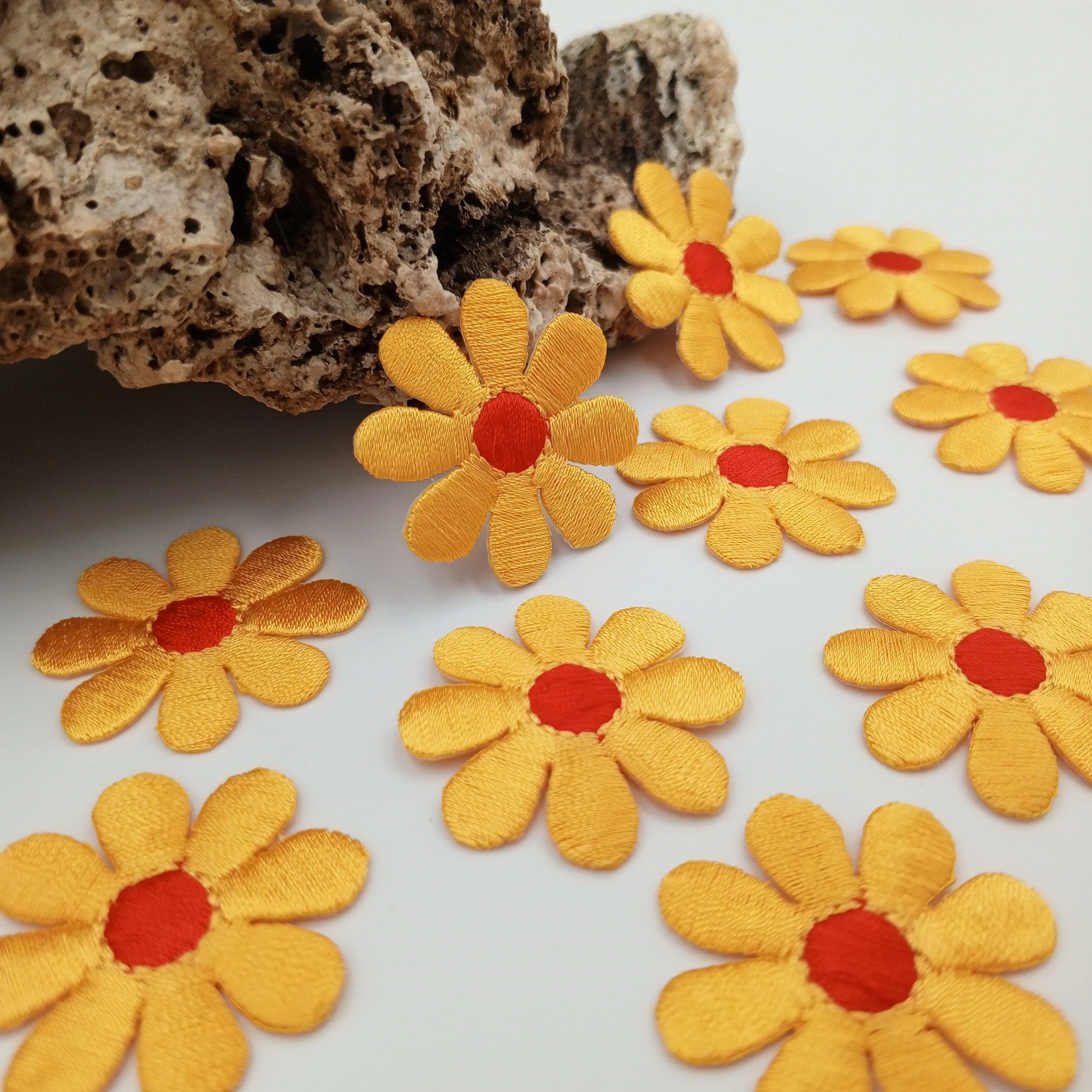 FLORAL VINTAGE applique red golden yellow Flower Patches #269