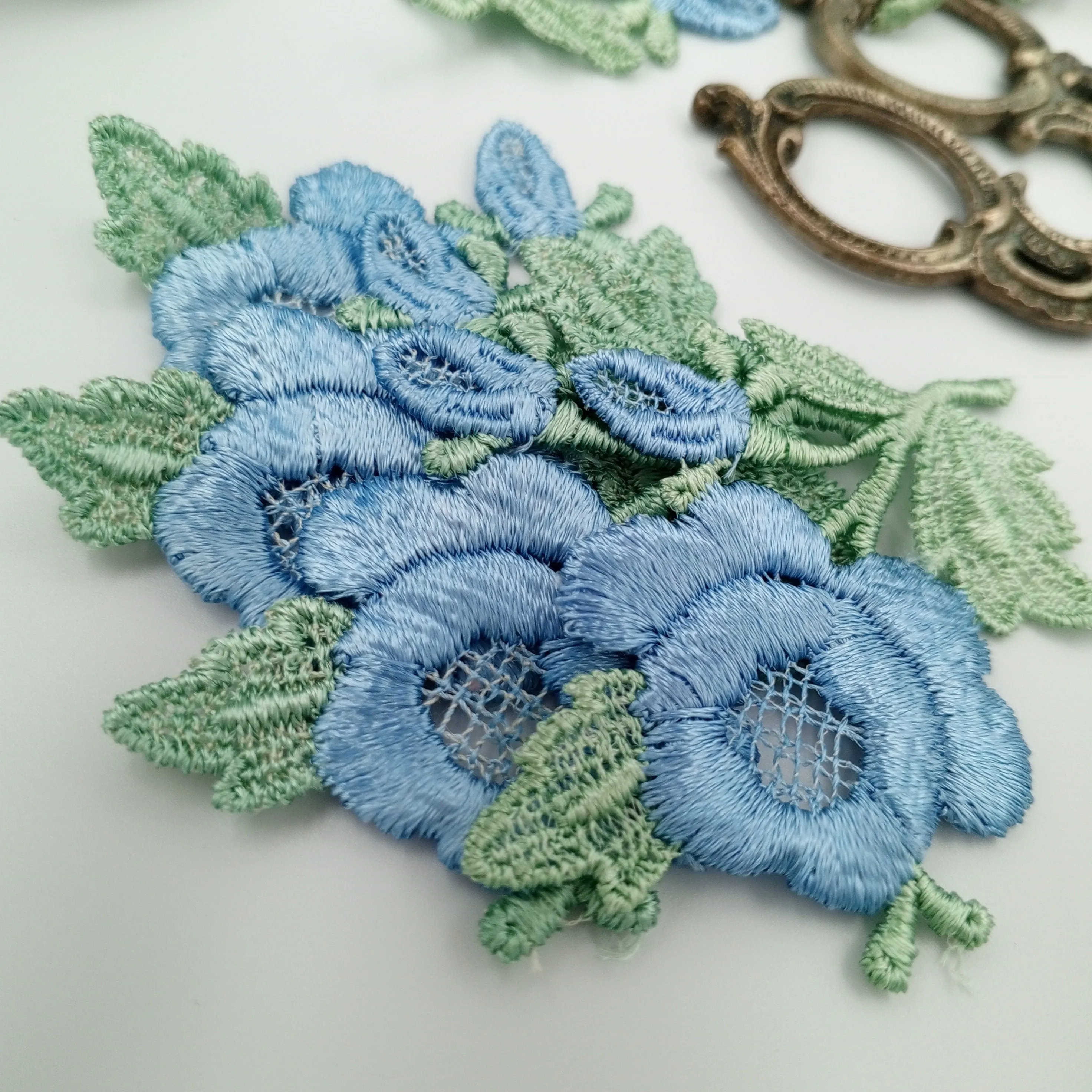 FLORAL VINTAGE appliques blue green flower Patches #252