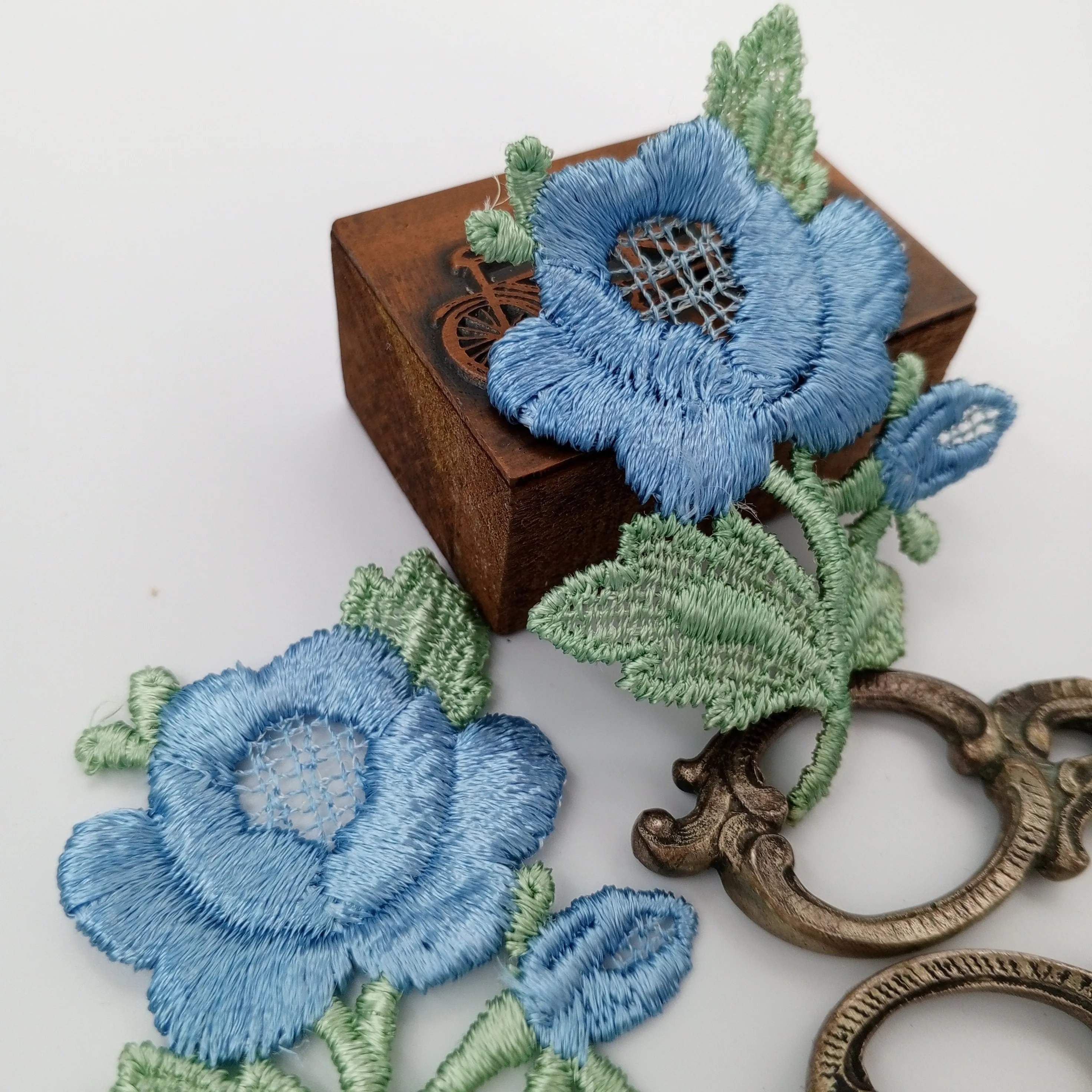 FLORAL VINTAGE appliques blue green flower Patches #252