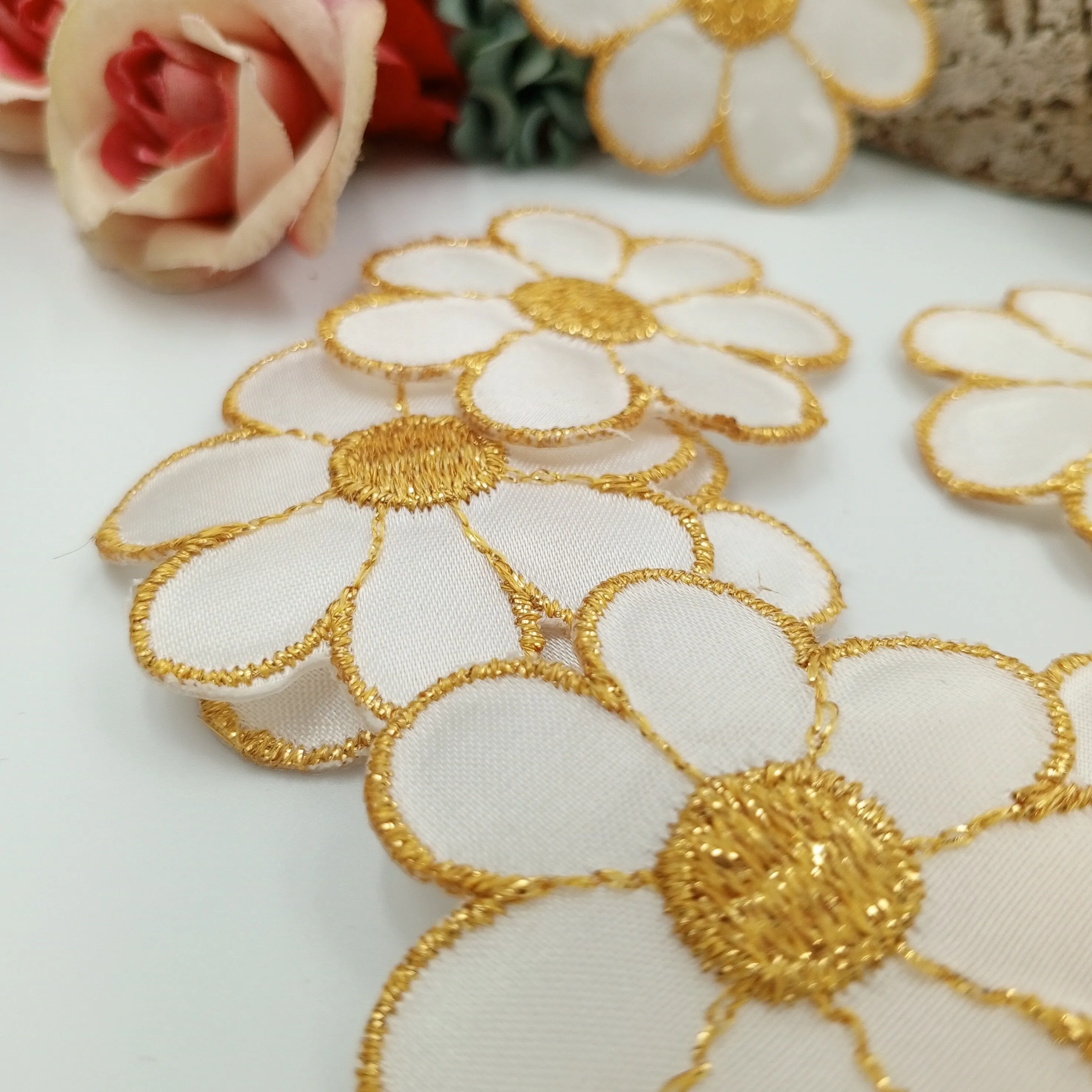 FLORAL VINTAGE appliques gold white flower Patches #263