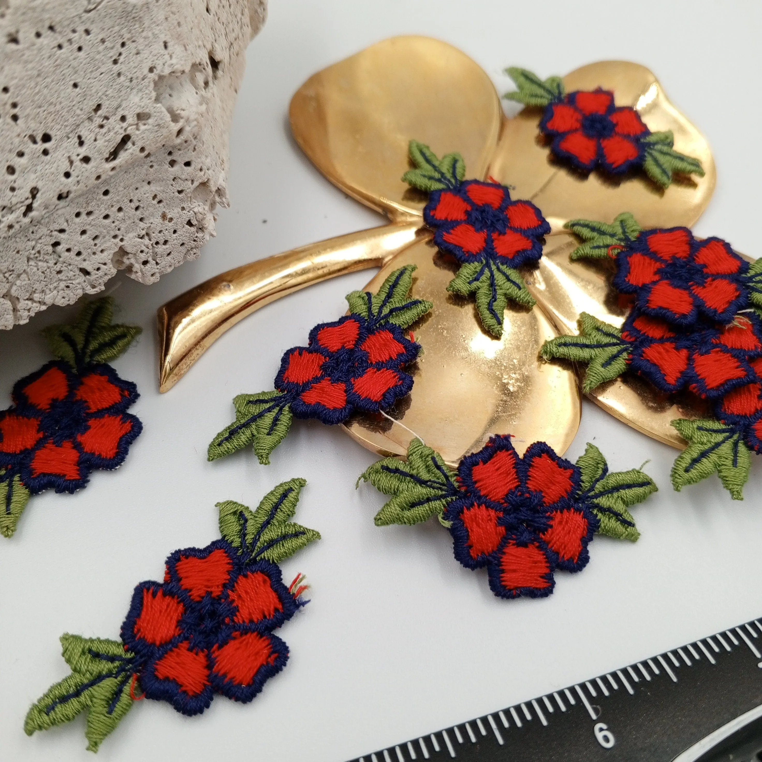 FLORAL VINTAGE appliques red dark blue green flower Patches #233