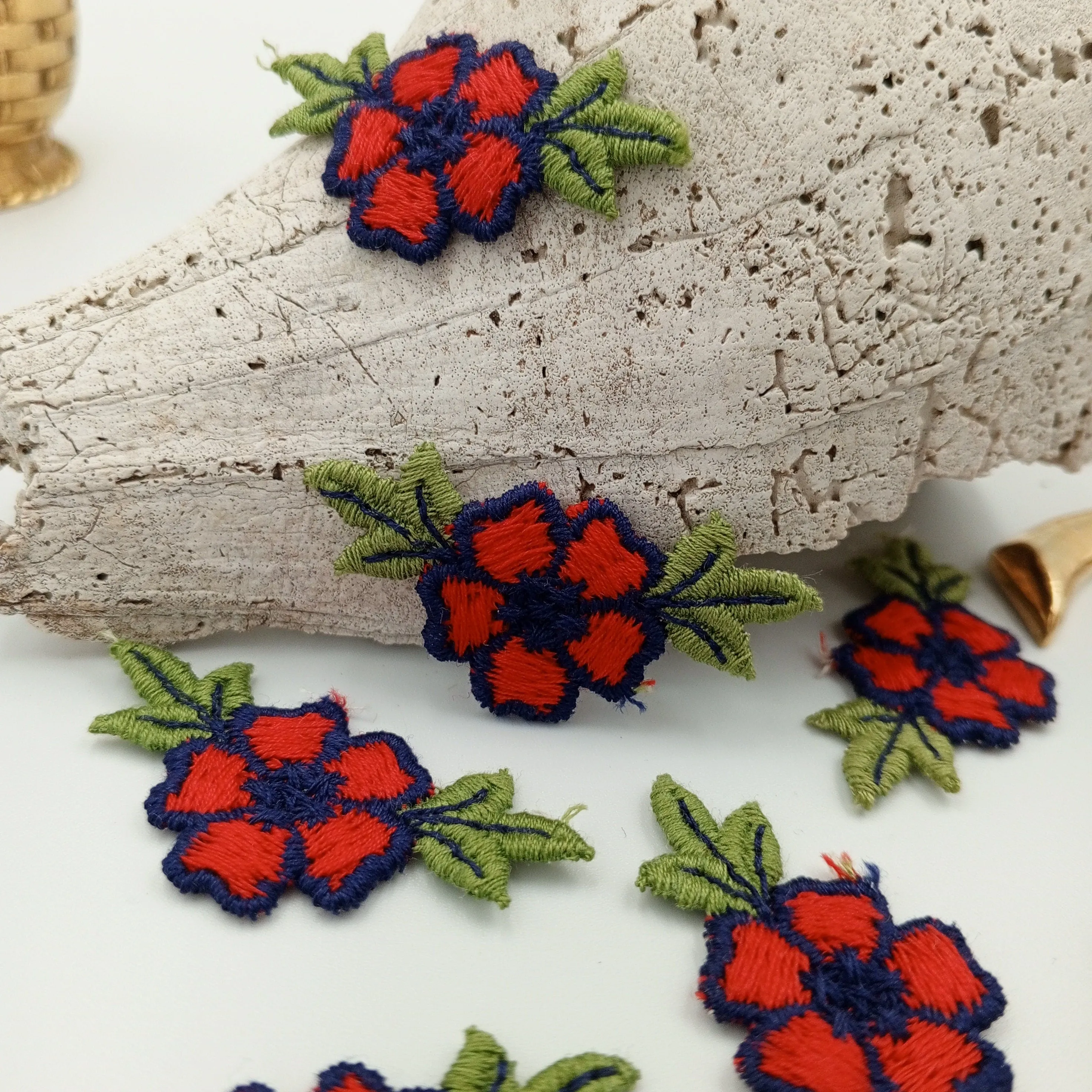 FLORAL VINTAGE appliques red dark blue green flower Patches #233