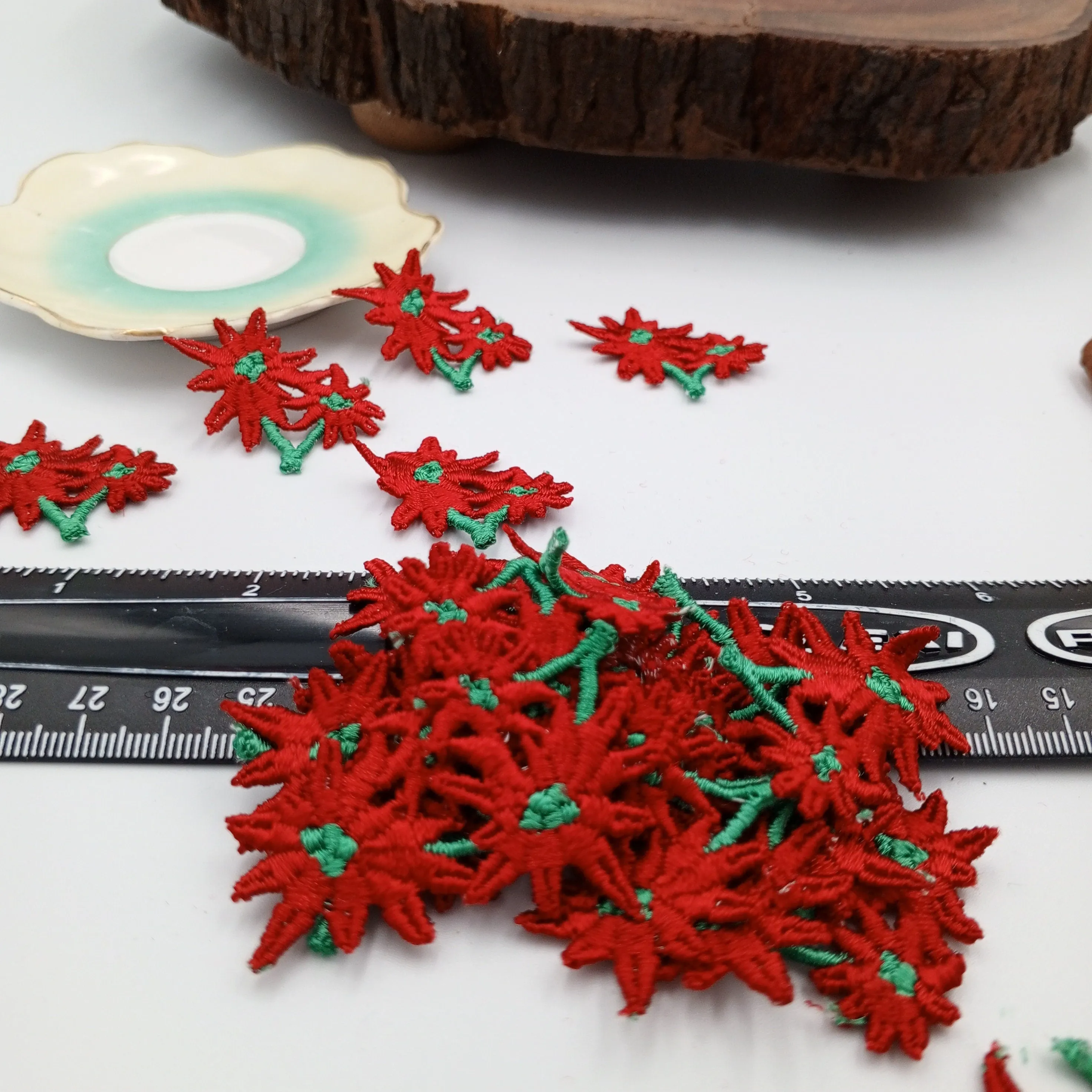 FLORAL VINTAGE appliques red green flower Patches #348