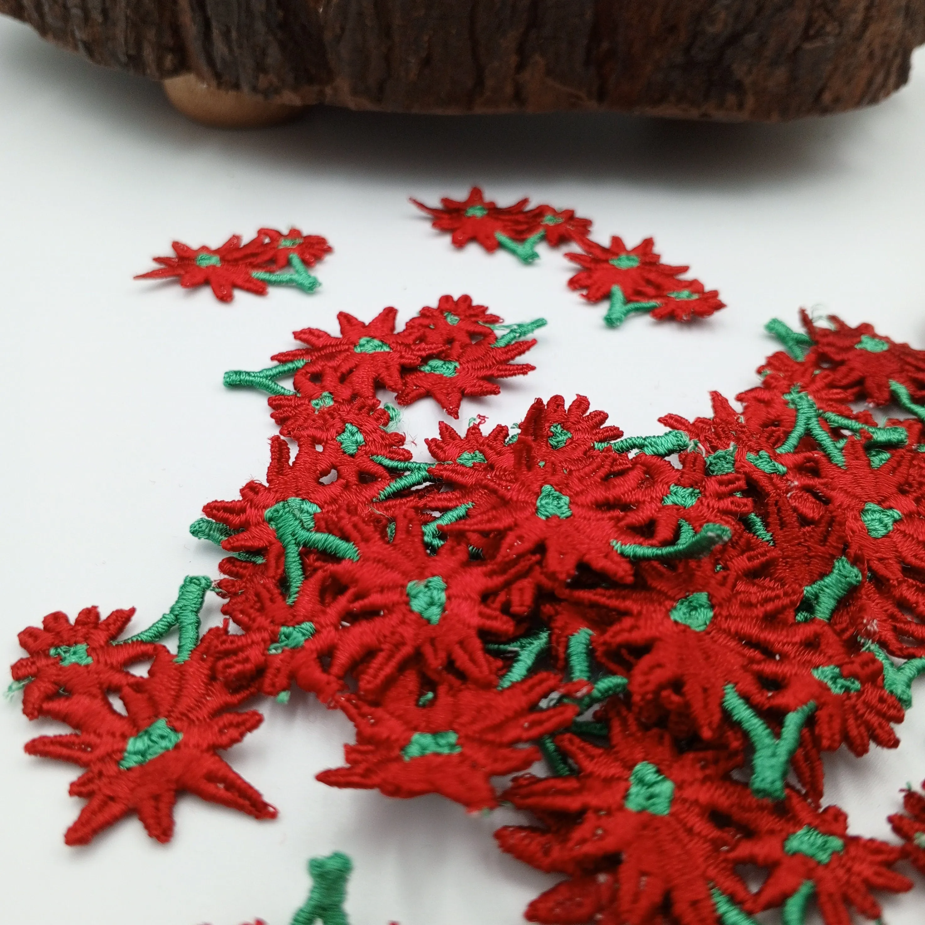 FLORAL VINTAGE appliques red green flower Patches #348
