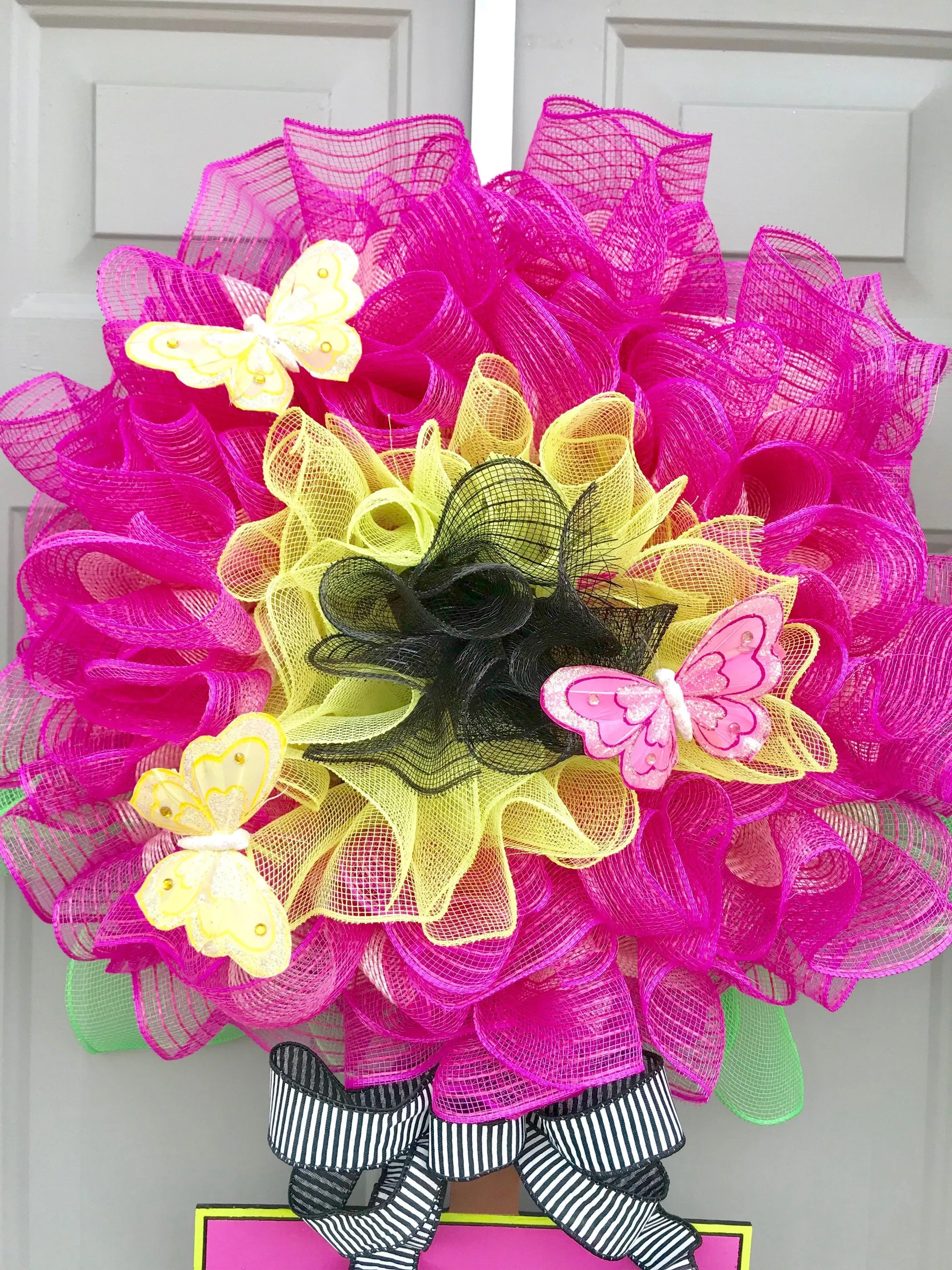 Flower Wreath, Flower Pot Wreath, Topiary Door Hanger, Flower Door Hanger, Spring Wreath, Summer Wreath, Butterfly Wreath