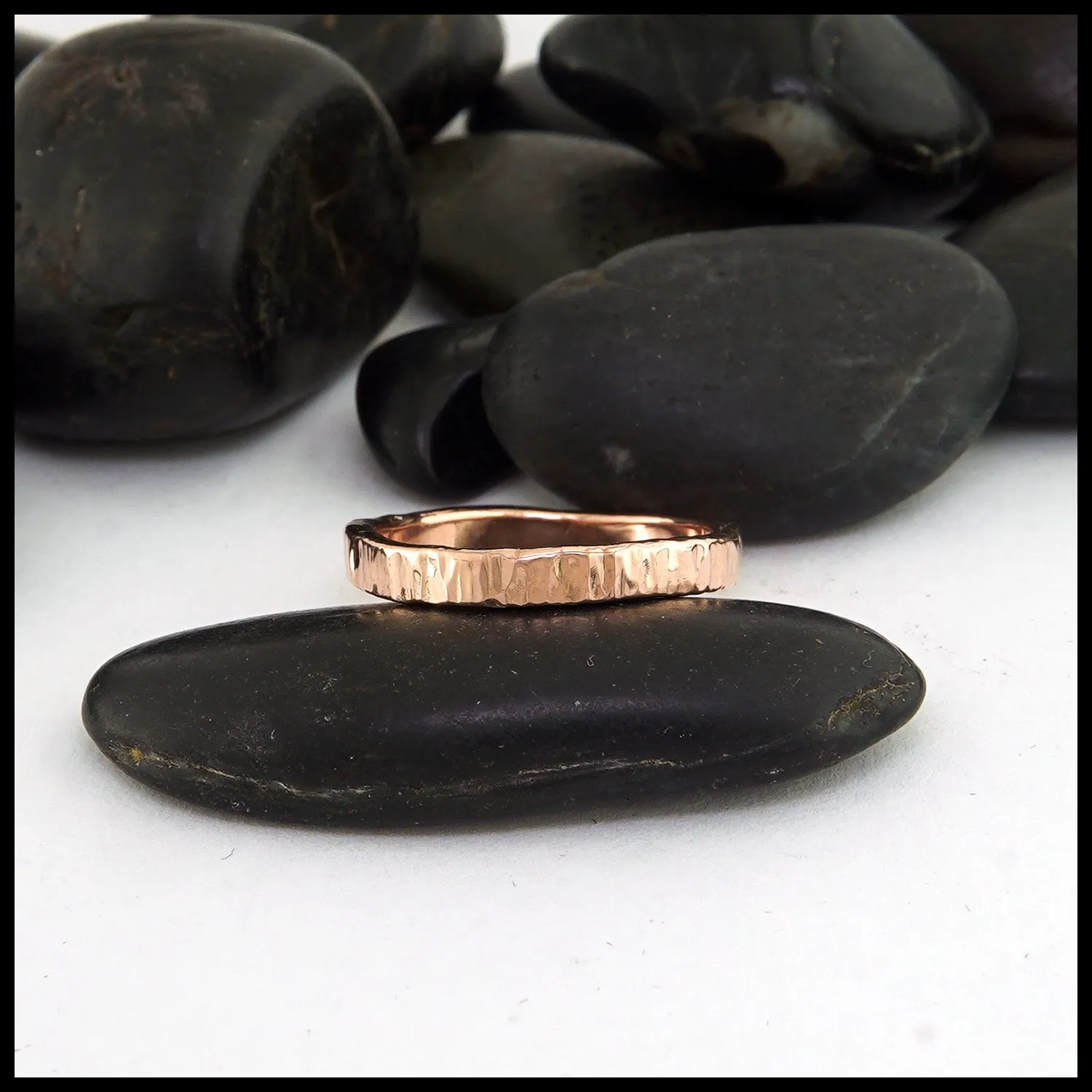 Hammered Band in 14K Gold