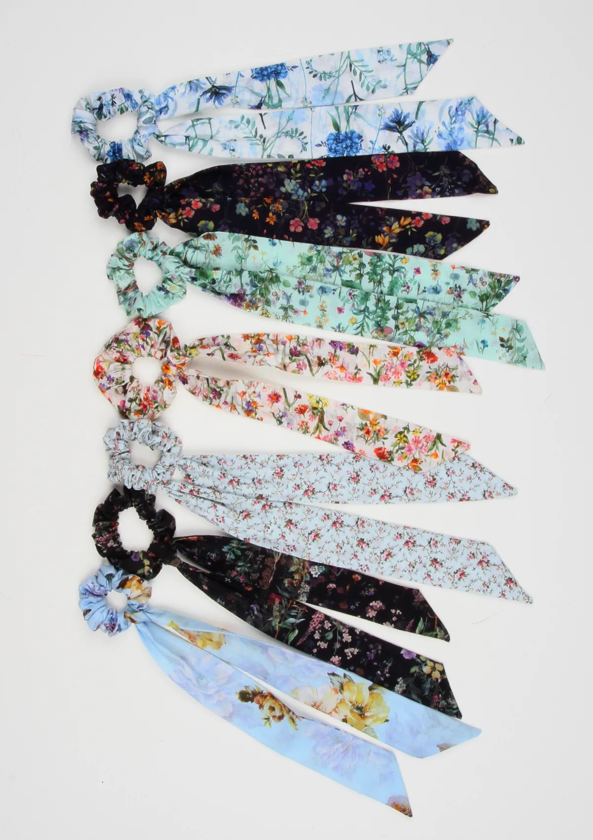 Heirloom Ribbon Scrunchie, Botanical Garden, Mint