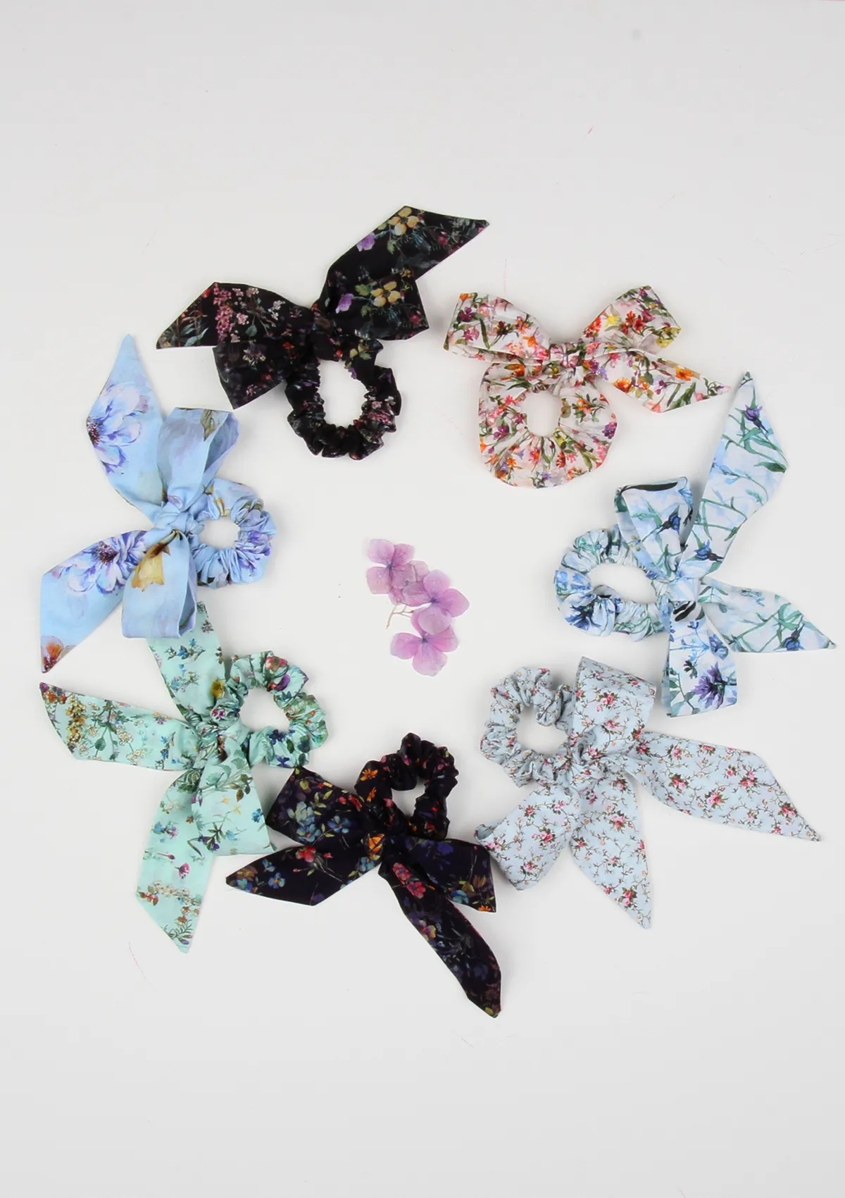 Heirloom Ribbon Scrunchie, Botanical Garden, Mint