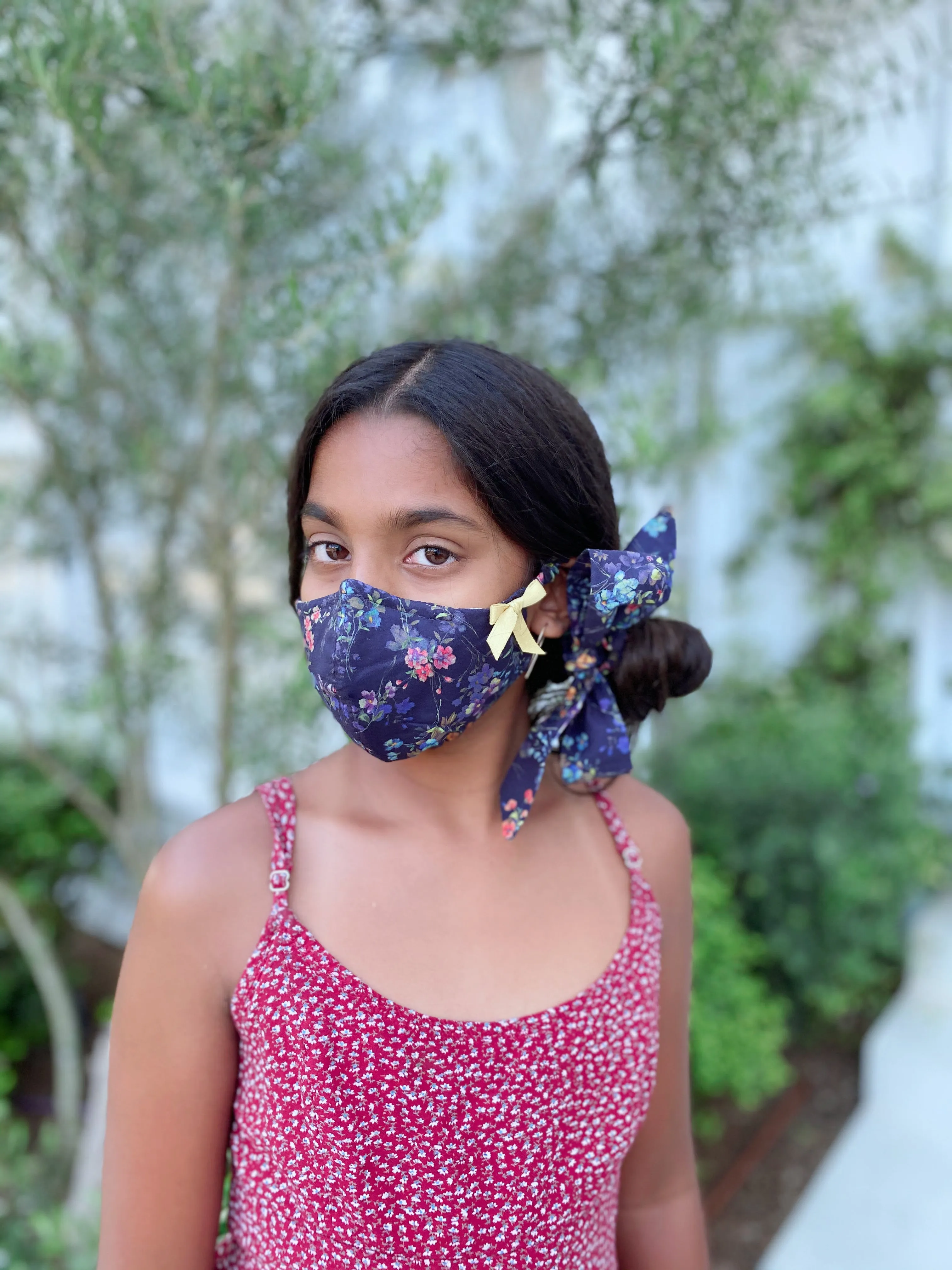 Heirloom Ribbon Scrunchie, Botanical Garden, Navy