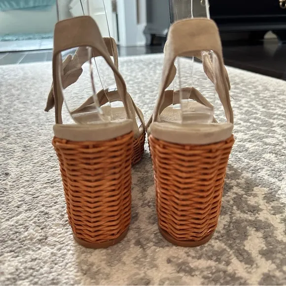 Jeffrey Campbell Amma Ice Suede Platform Heels Size 8 1/2 Suede Wicker Heels