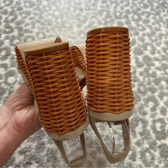 Jeffrey Campbell Amma Ice Suede Platform Heels Size 8 1/2 Suede Wicker Heels