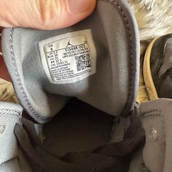 Jordan 1 Mid 'Distressed Smoke Grey'