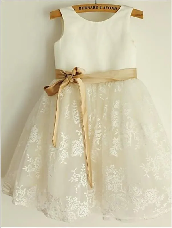 Lace Princess Scoop Tea Length Flower Girl Dresses With Bowknot