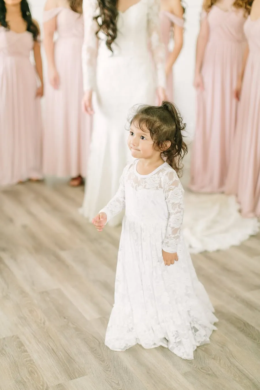 Long Sleeves Floor Length Lace Flower Girls Dress for Winter Wedding