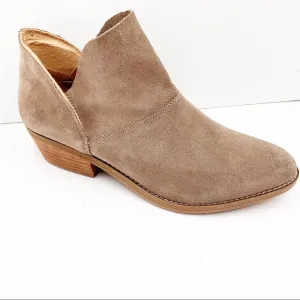 {LUCKY BRAND} Fahmida  Suede Ankle Bootie