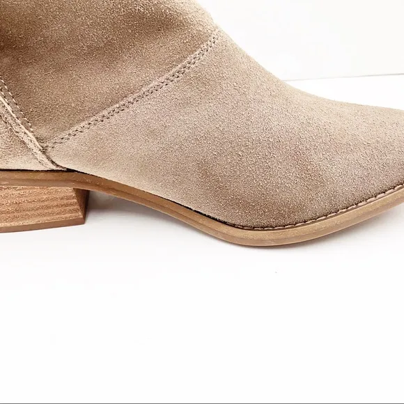 {LUCKY BRAND} Fahmida  Suede Ankle Bootie