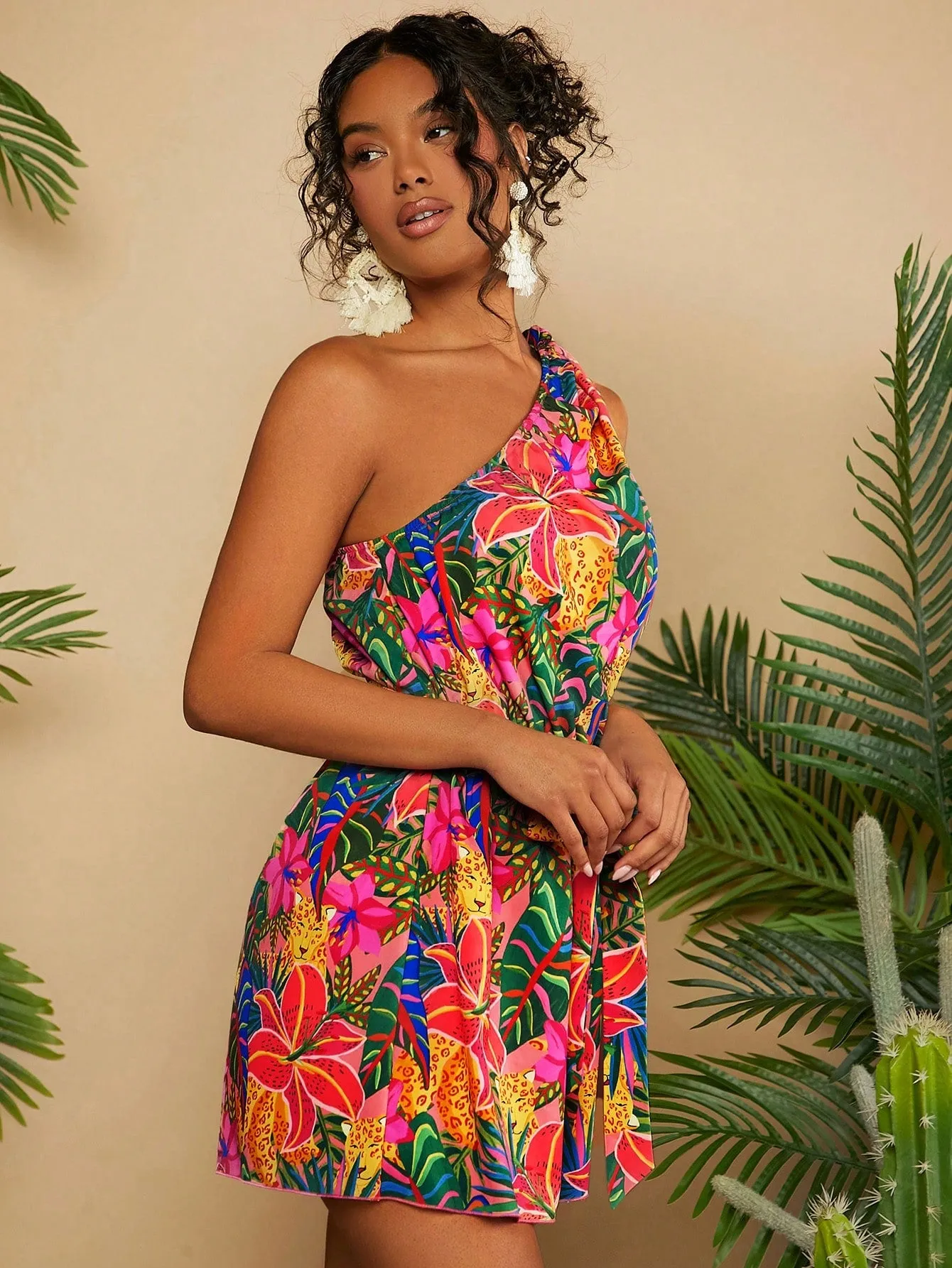 Monos tropicales de mujer con un solo hombro