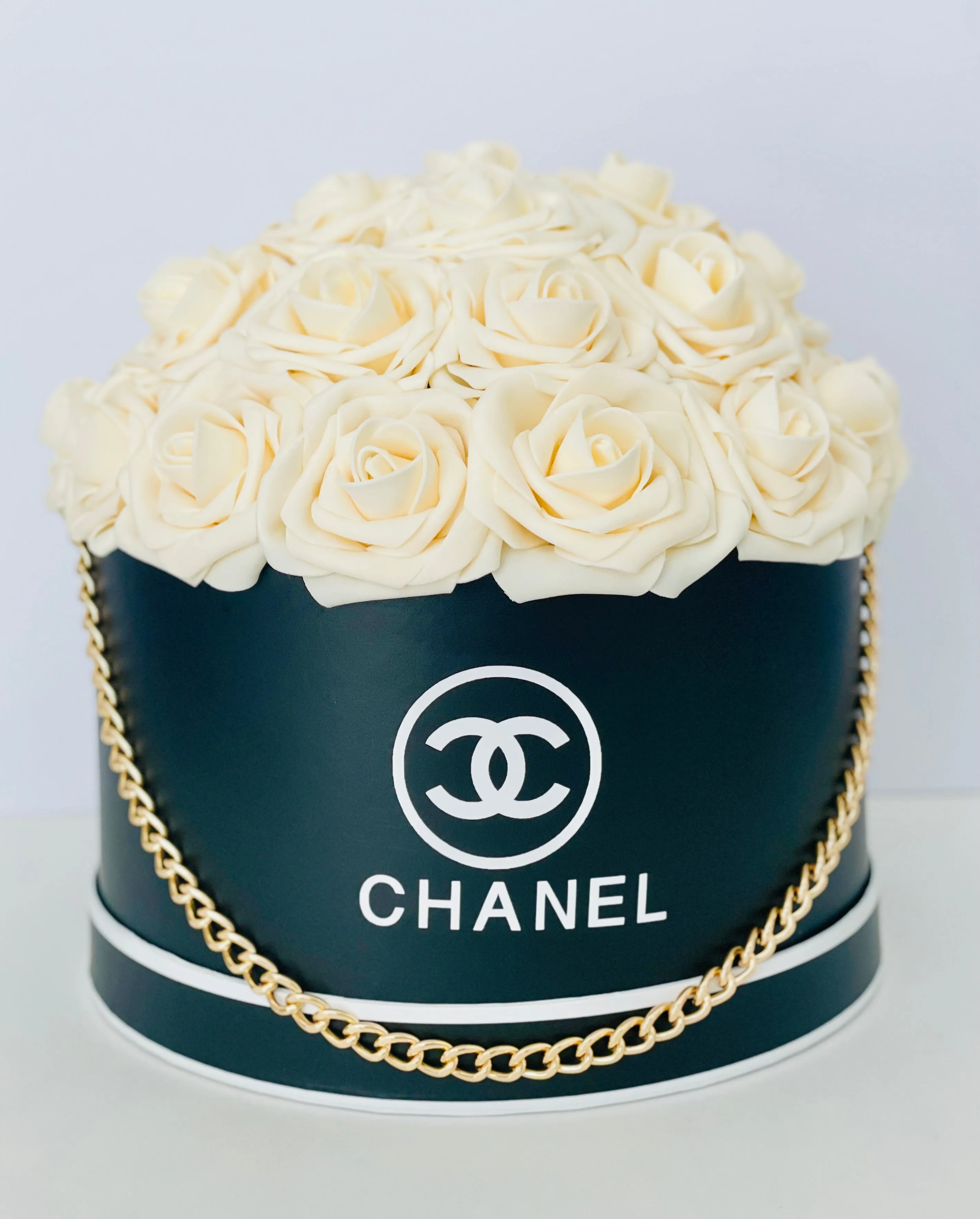 Round Flower Box with Chain