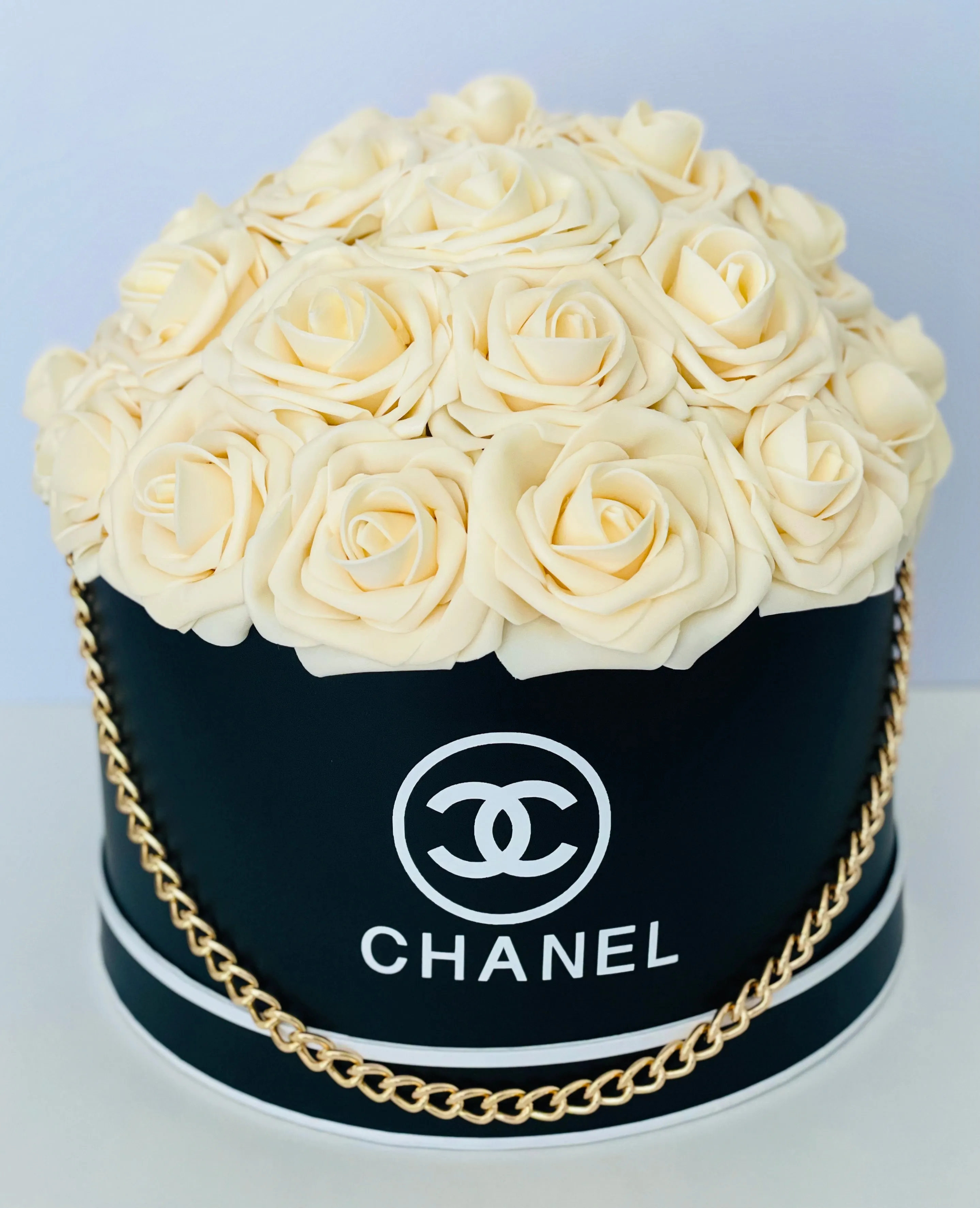 Round Flower Box with Chain