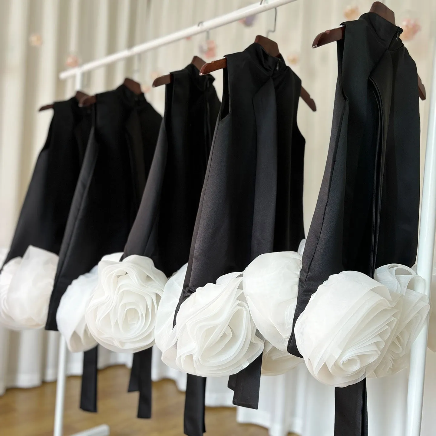 Roycebridal Elegant Arabic White Black Girl Dress Handmade Flowers Dubai Baby Kids Princess Birthday Wedding Party Gown 2025 J180