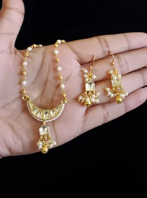 Sarada N Pachi Kundan Simple Pearl Chain Set White