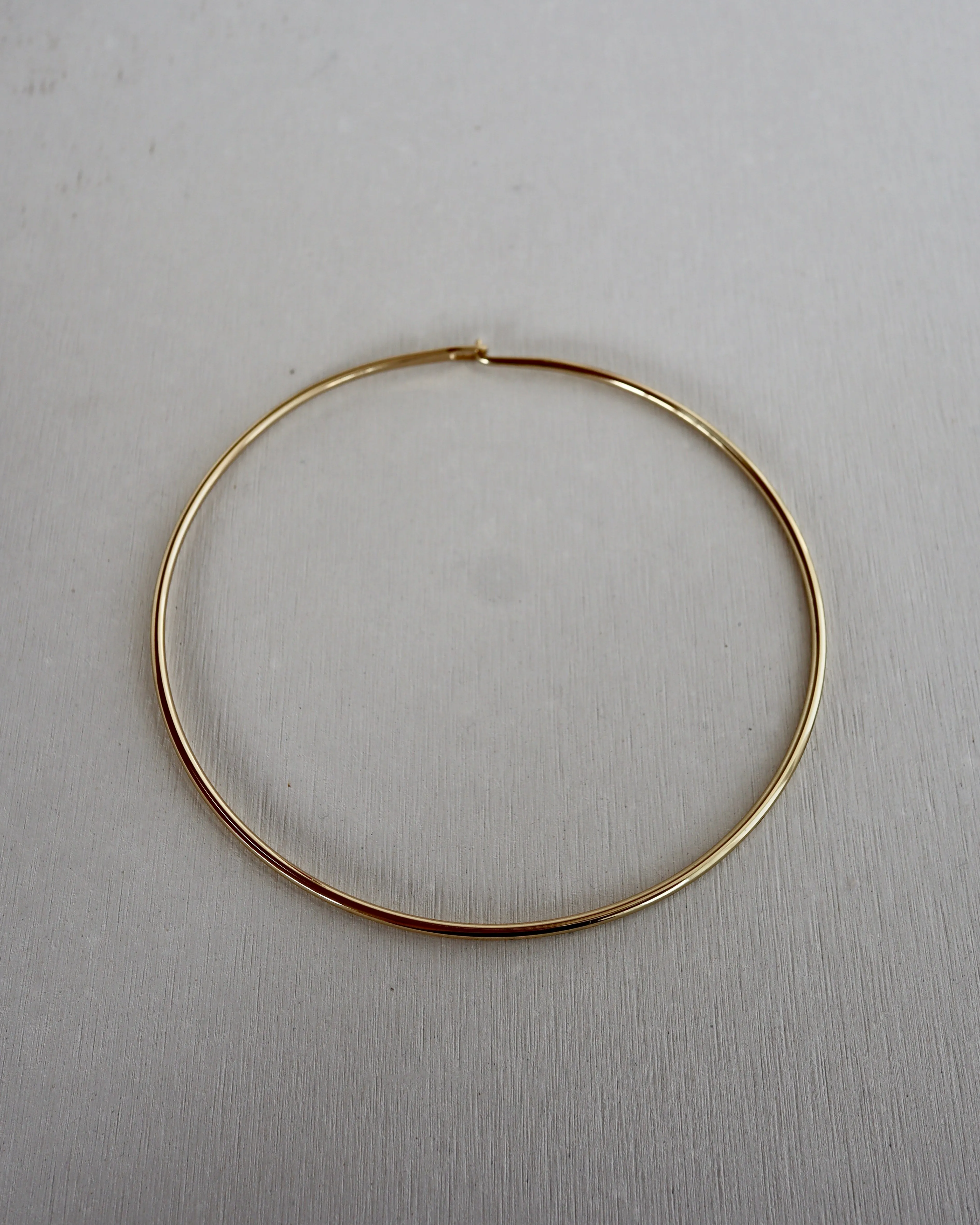 simple circle neck cuff