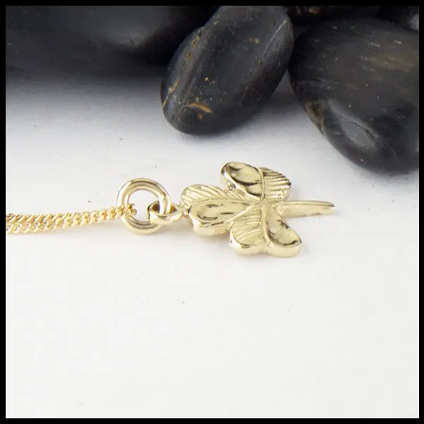 Simple Shamrock Necklace in Gold