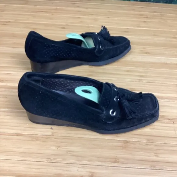 STUART WEITZMAN Black Wedge Loafters w/ Tassels 8M