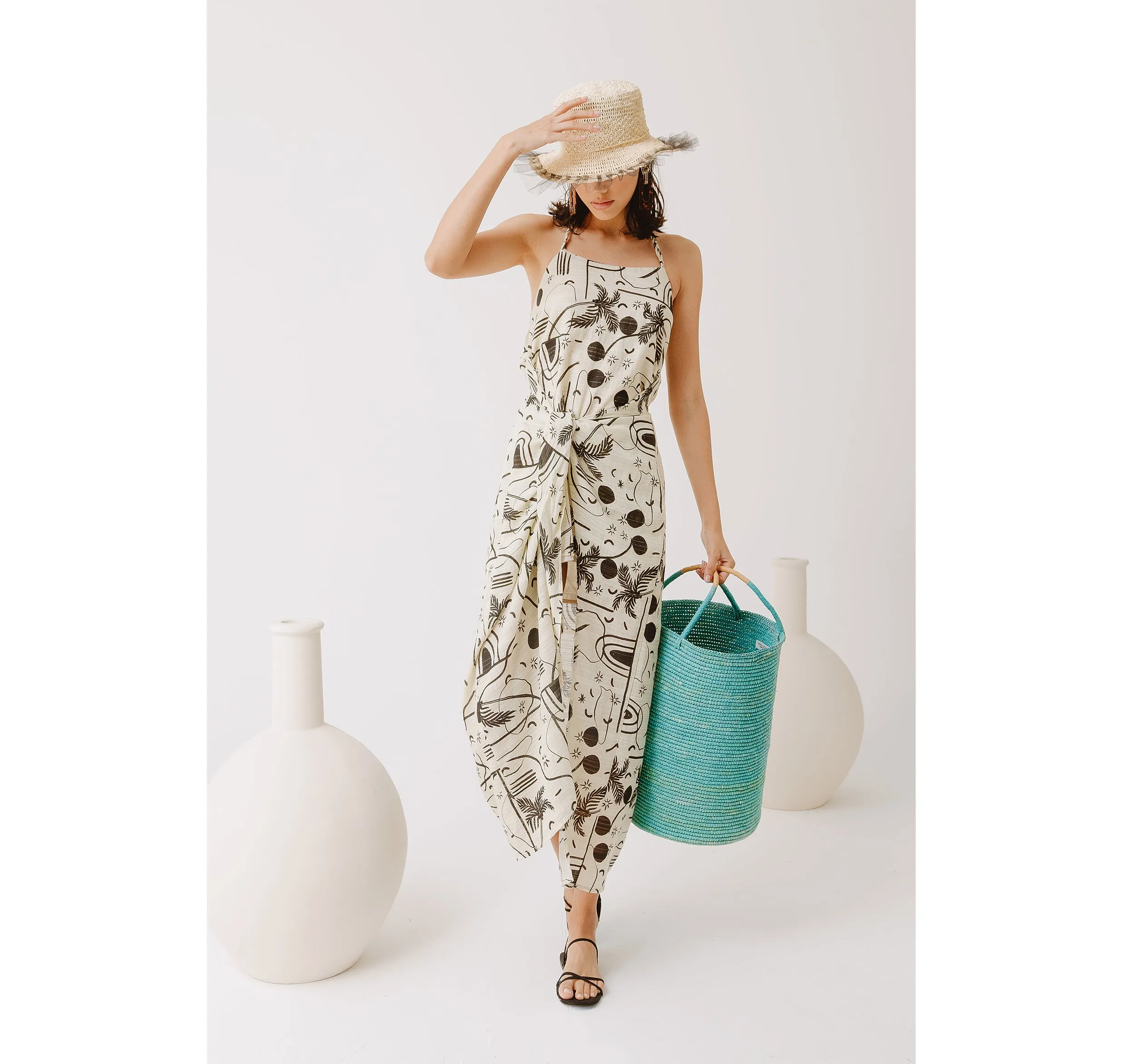 Tall Solid Beach Basket